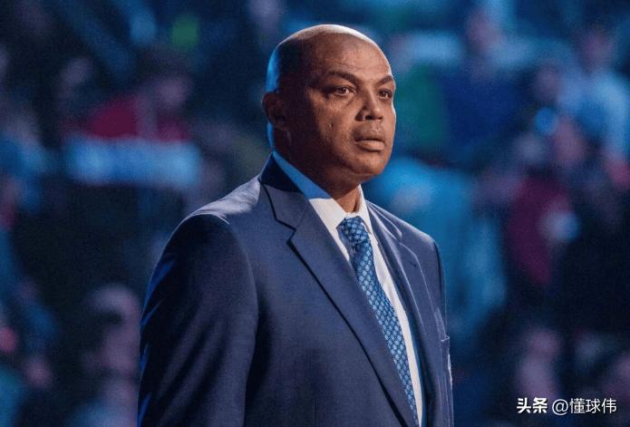 你怎么看？巴克利谈库里和克莱：

“库里和克莱毁了NBA。”

“因为每个人都想