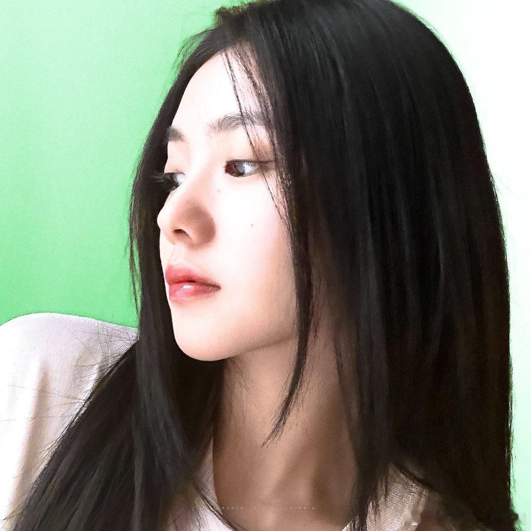 刘浩存鼻子很虐啊，为什么看起来不突兀？ ​​​