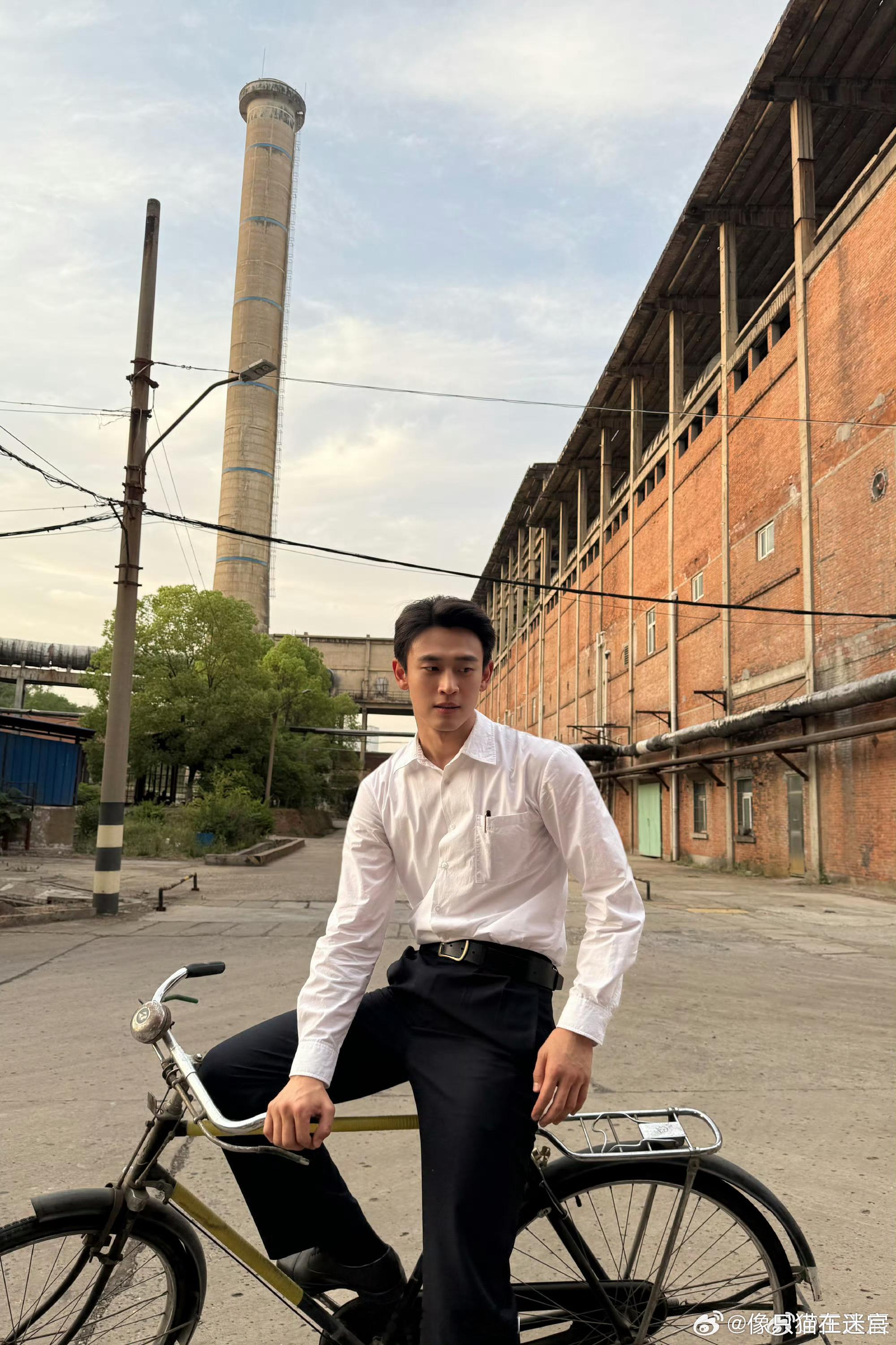 王天辰两部剧两模两样 谁能想到夏雷和瞿桦是同一个人演的，王天辰用演技证明了什么叫