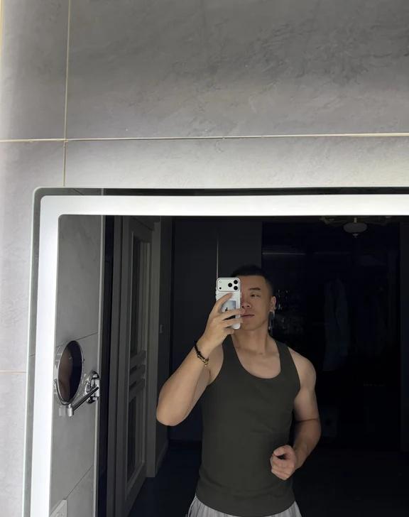 Power to you
毫无训练痕痕迹