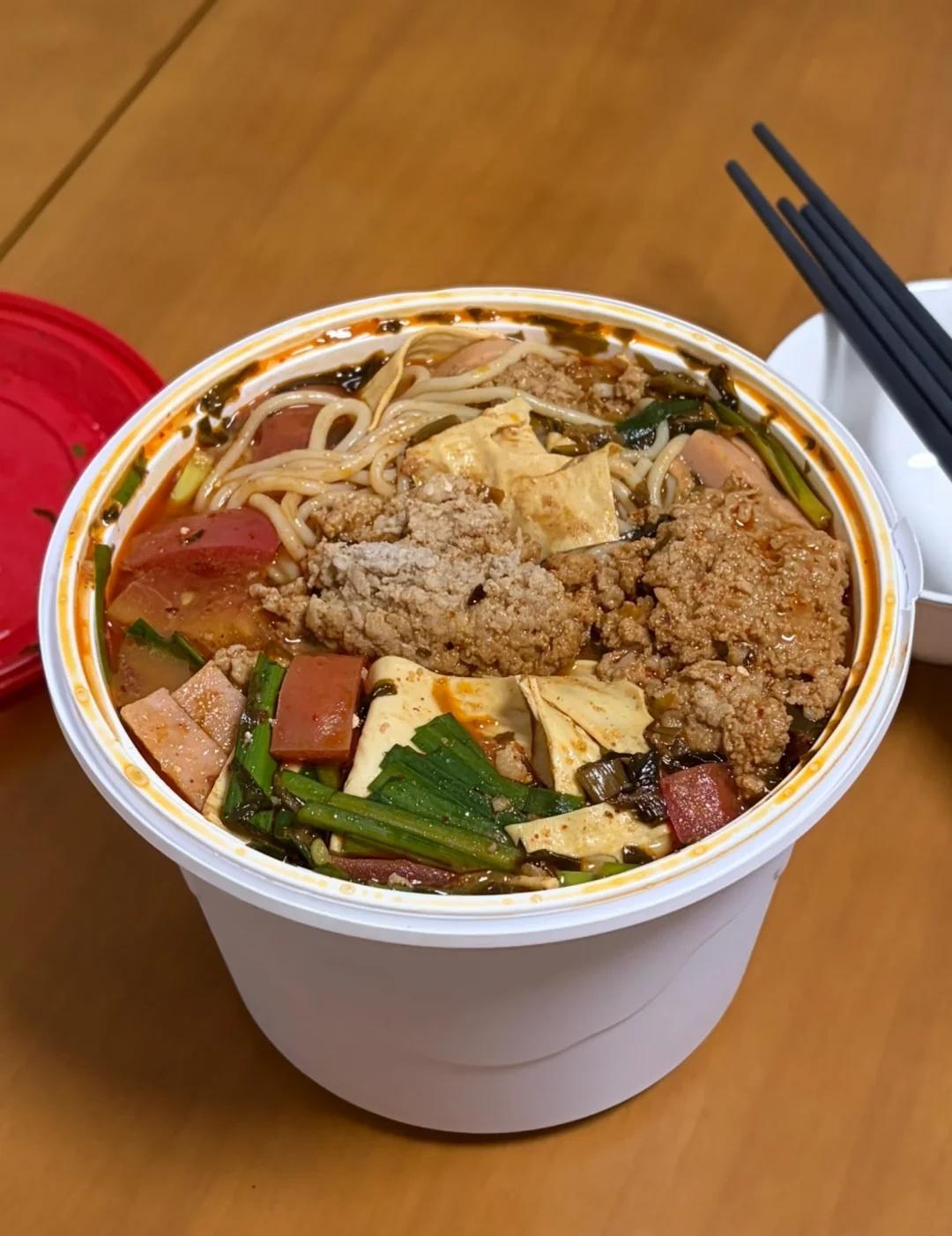 广州醉滇南堪比抢票
爱米线刷到了蹲了半天 买到了！半个小时会开一次
但是我这配送