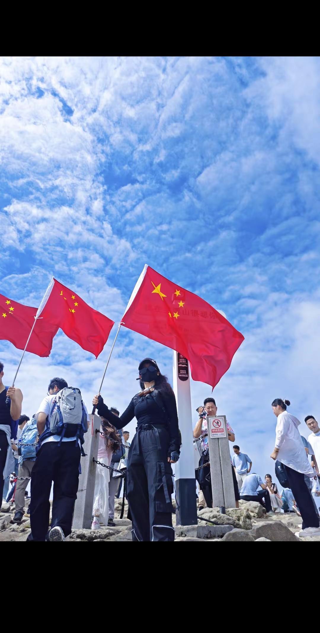 如果信仰有颜色，那一定是中国红建党节 五星红旗🇨🇳 建党百年