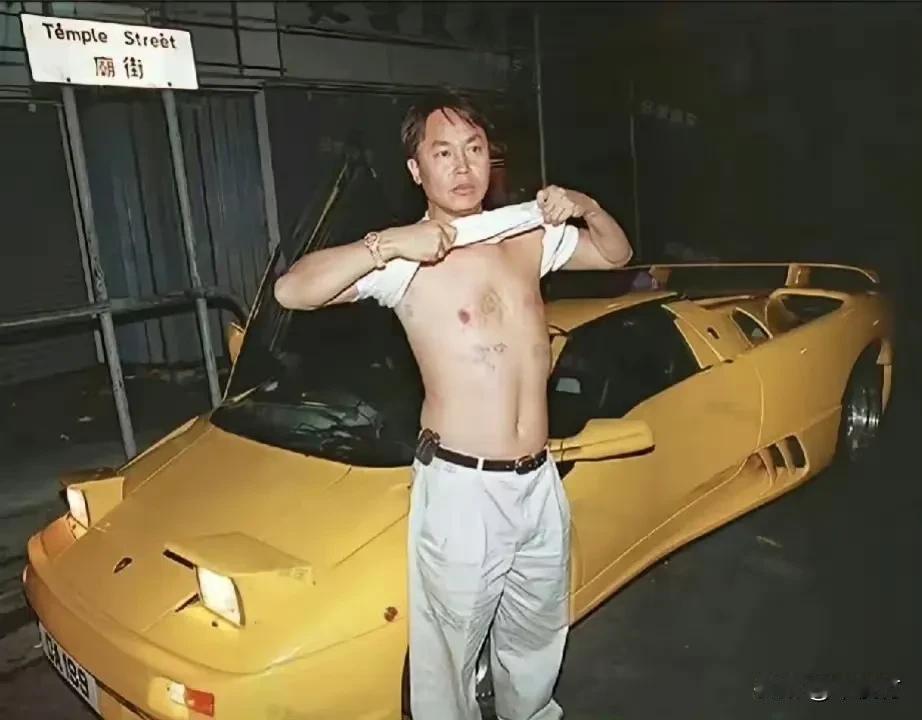 1995年，香港。张子强在启德机场运钞车抢劫案上诉中，胜诉港法院宣告无罪释放。次