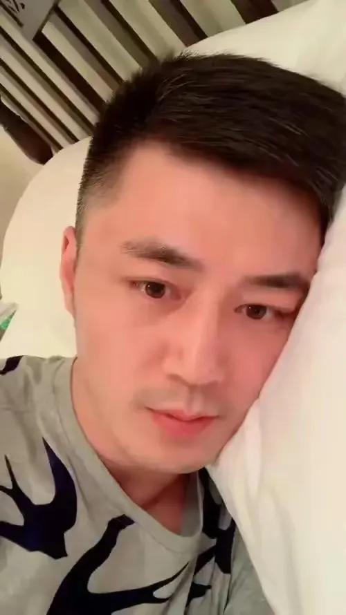 圈子很多，进对圈子，你游刃有余；进错圈子，你沉迷陶醉。

而大部分人却选择了属于