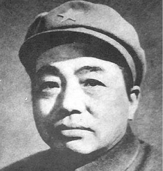 新疆解放庆祝活动中，彭德怀险被误当特务抓捕，幸有陶峙岳及时作证才得以脱险
194