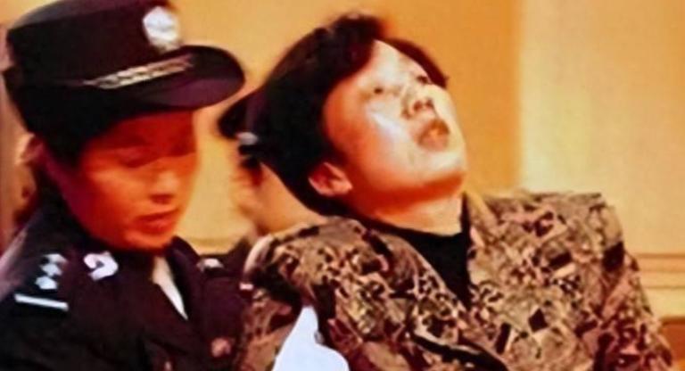 [微风]2001年，“女老虎”蒋艳萍被判处死刑，万念俱灰之下，听说只要怀孕就可争