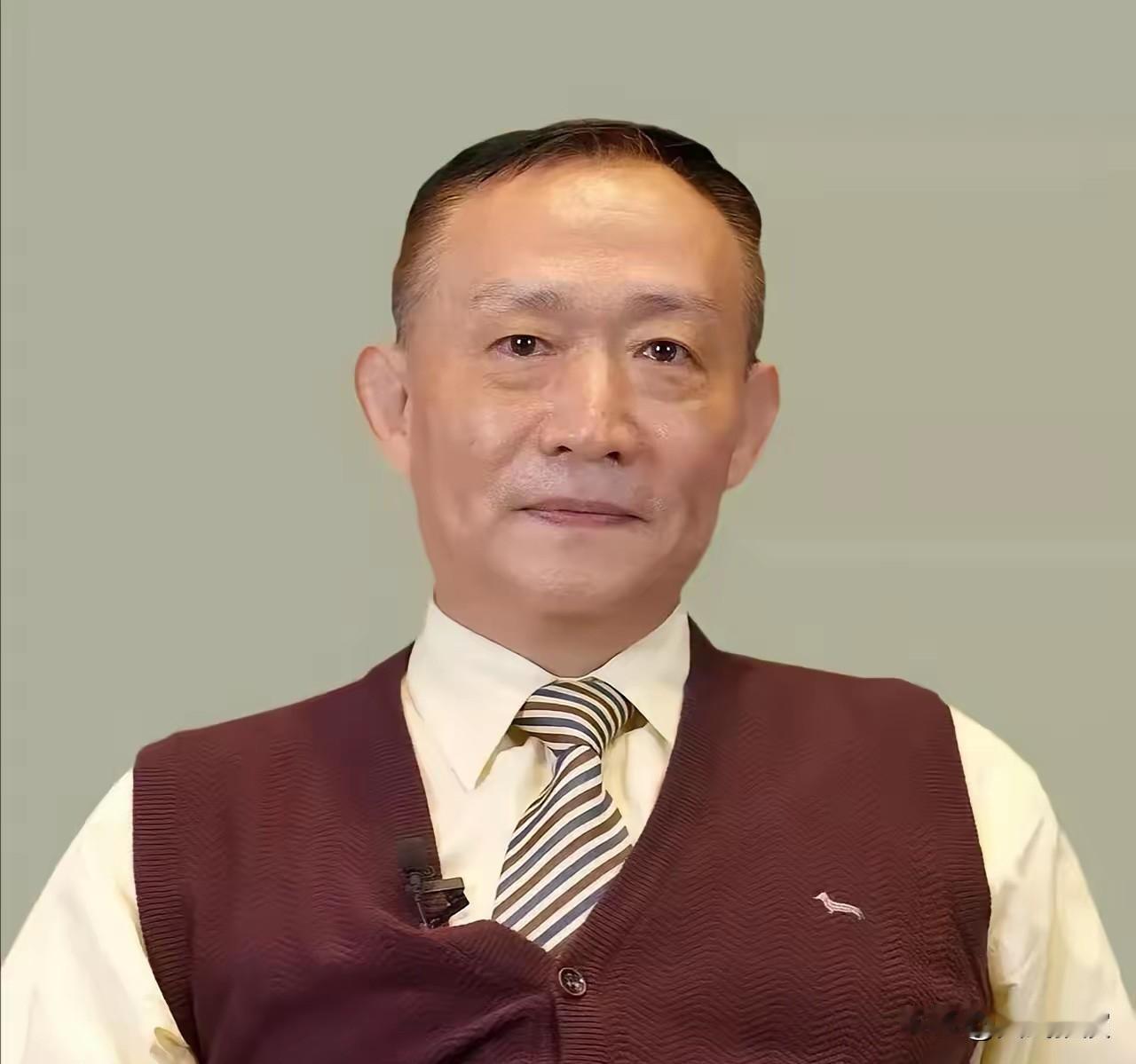 卢麒元这次是真的急眼了！

卢麒元接连发声怒批部分海归专家，就因这些人总喊造不如