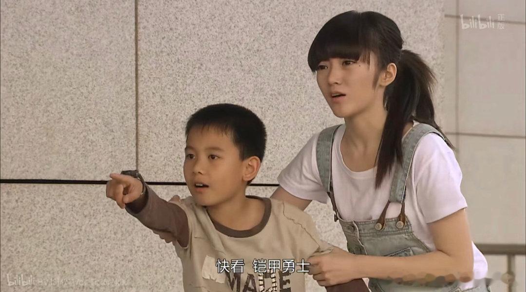 原来胡先煦还演过铠甲勇士 胡先煦的童年真是精彩呀还演过铠甲勇士呢！！小胡现在长大