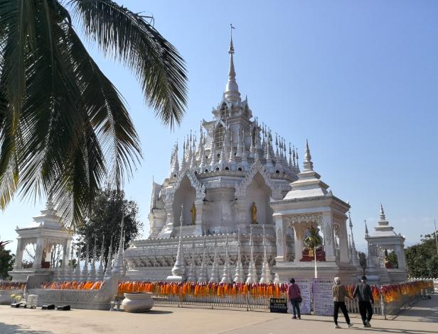 伊朗救了美国一命。说实话，伊朗这一次强力反击，把美国也算是打回了原形。正是这种强