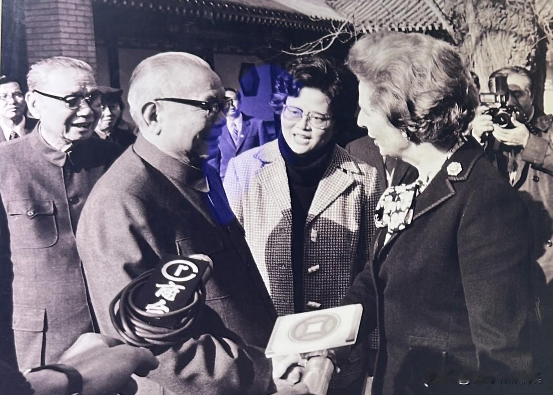1984年12月19日，李先念同志在北京会见前来参加中英两国政府关于香港问题的联