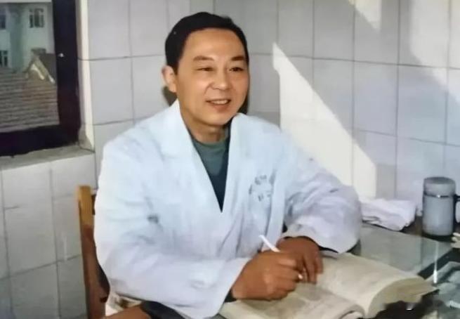 1970年，徐州一主任医生趁妻子不在，偷偷服用了4克毒性极强的曼陀罗花，你可能以