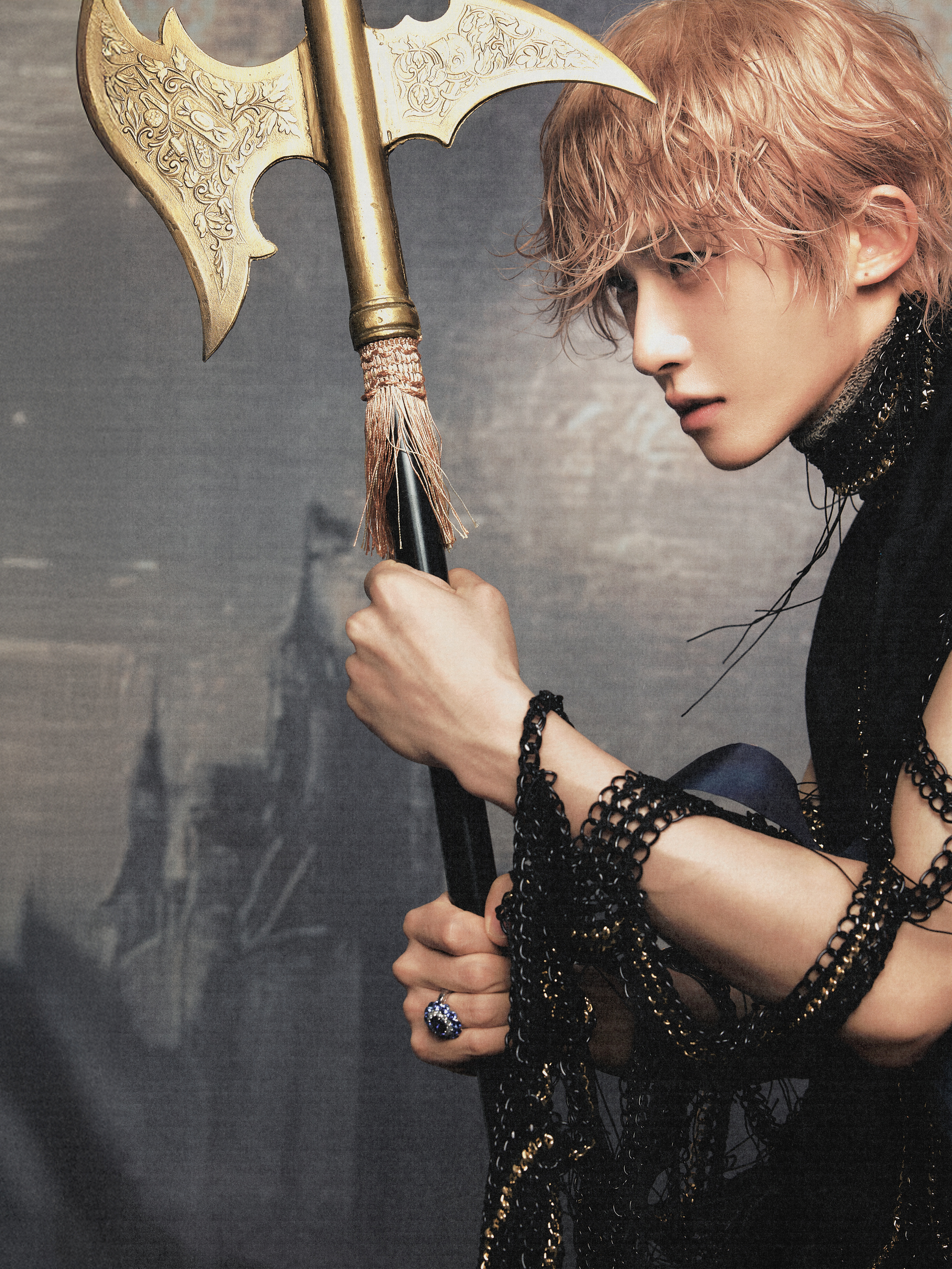 刘宇 × 宇宙诗人巡演·宁波站今日巡演造型大片，身穿 Yuima Nakazat