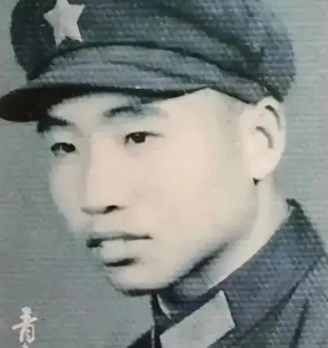 1984年，战士李陶雄中弹后抢救无效，壮烈牺牲。谁知，遗体送往后方安葬时，莫名从