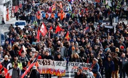 法国缺钱，美国缺钱，英国缺钱，俄罗斯缺钱，日本缺钱，韩国缺钱，印度缺钱，世界上除