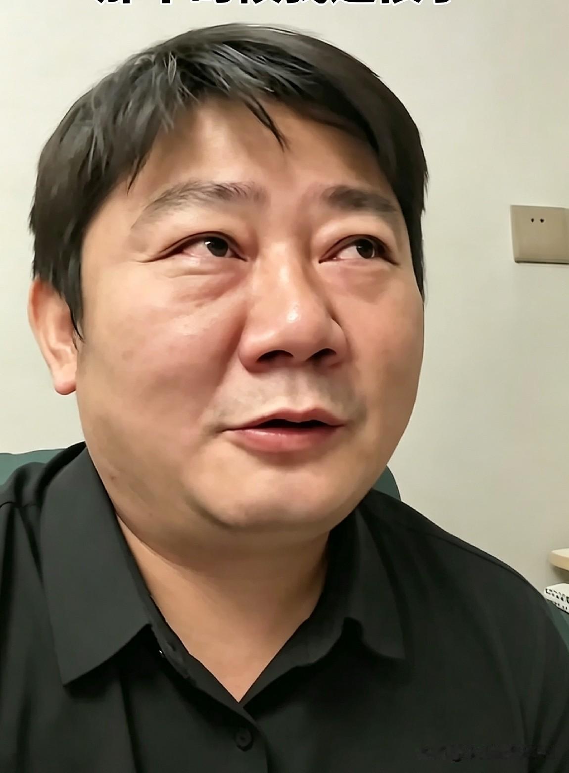 张雪这次为水灾捐了500万，他红着眼眶，声音哽咽地说“那个时候我还很小”，那不是