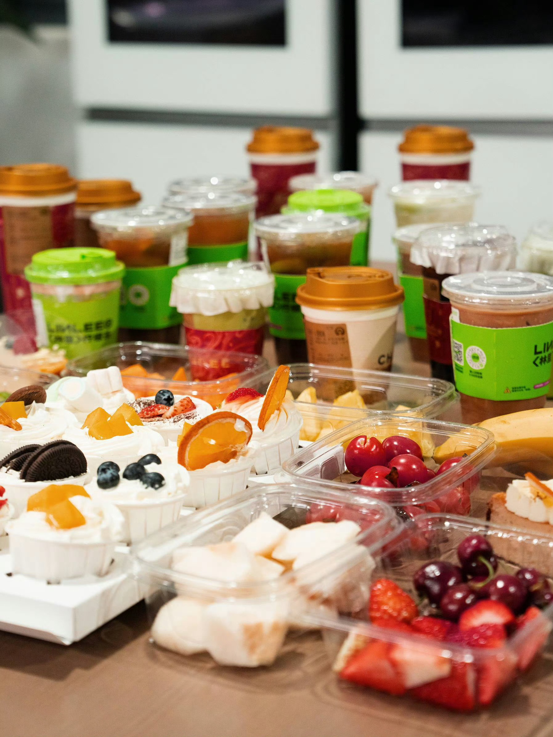 刚看到何同学用千问AI点下午茶，被种草了！我也跟风试了试，结果顺手领到一张免单券