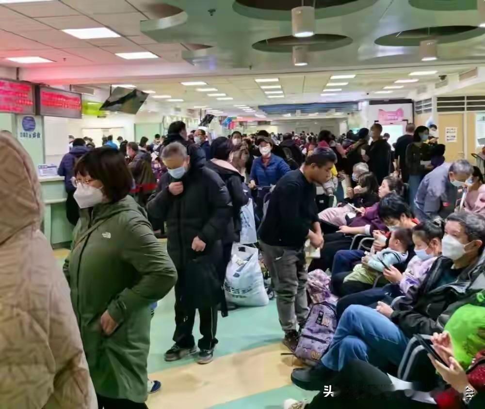 家长连打14个电话怒斥：那么大个医院，连儿科急诊都没有！儿科急诊消失背后，是医生
