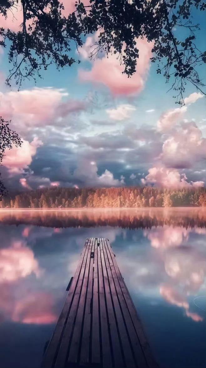 让你第一眼感到惊鸿的句子~1.放弃不难，但坚持很酷。——东野圭吾2.给时光以生命