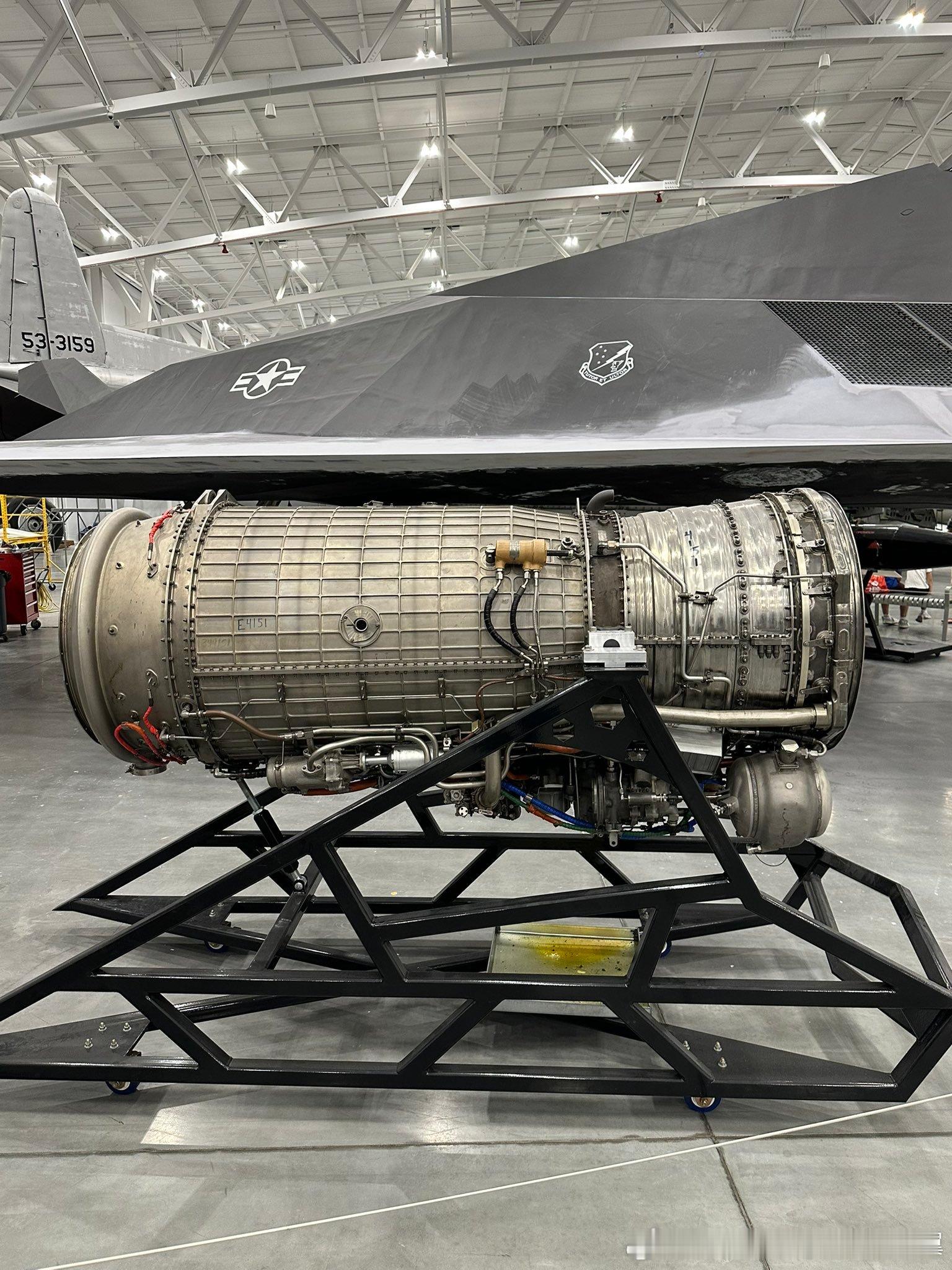 烽火问鼎计划 F-117的通用电气F404-GE-F1D2无加力涡扇发动机，取消