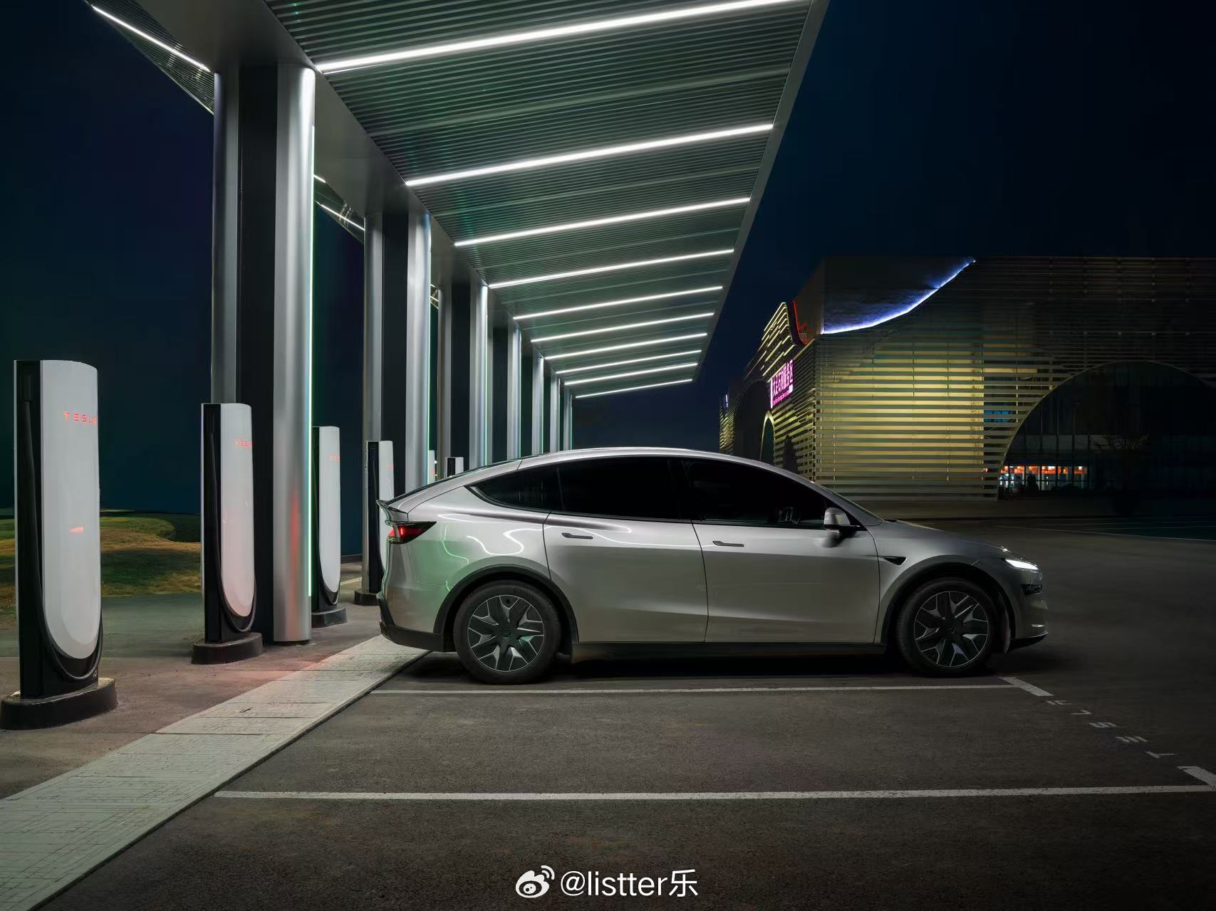特斯拉车主有福了；55座特斯拉超充站落地重庆高速