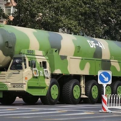 一枚东风41能直接摧毁一艘航母吗？说实话，一枚东风41想干掉十艘航母都没问题。很