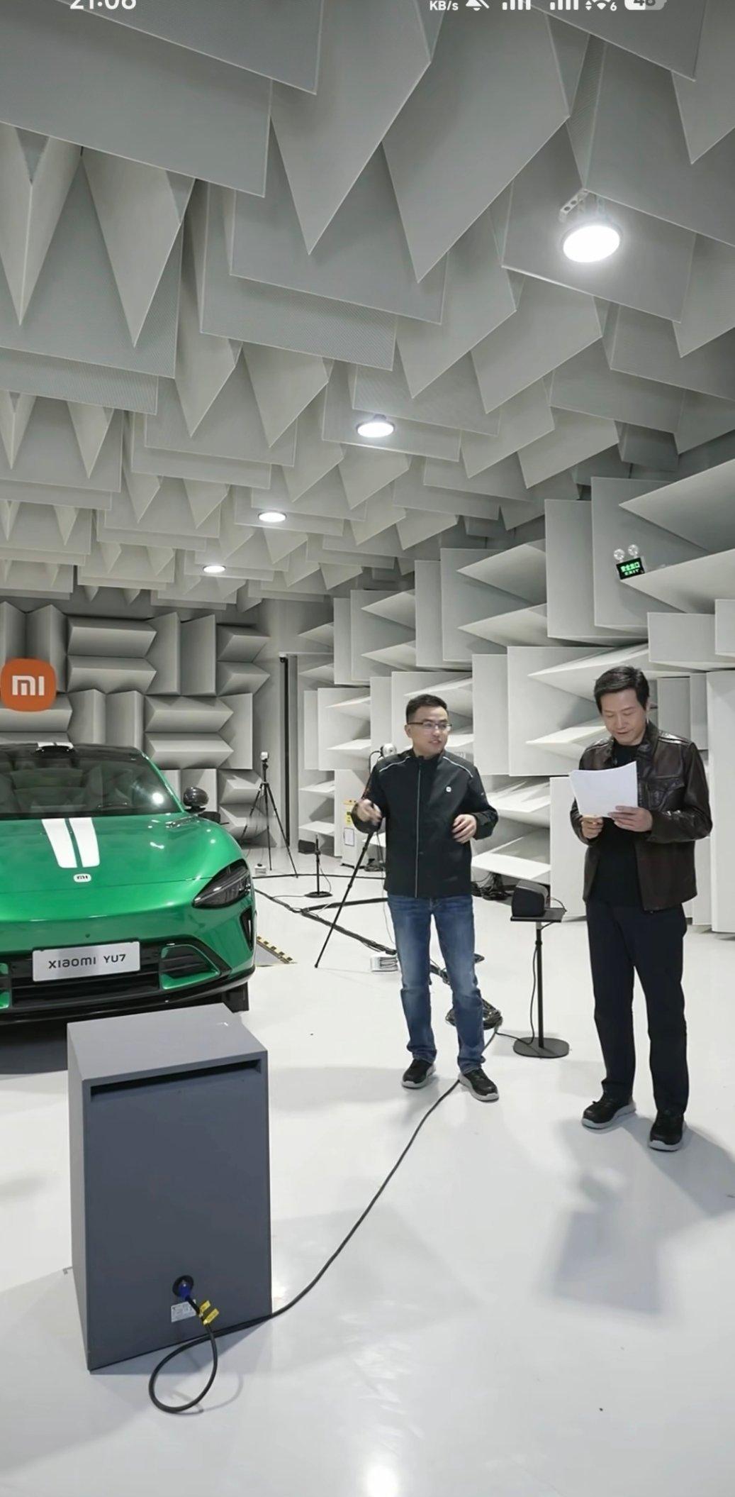 雷军直播 实验室向来是高度保密的，这次直播都向大家公开展示了，还介绍得非常细致。