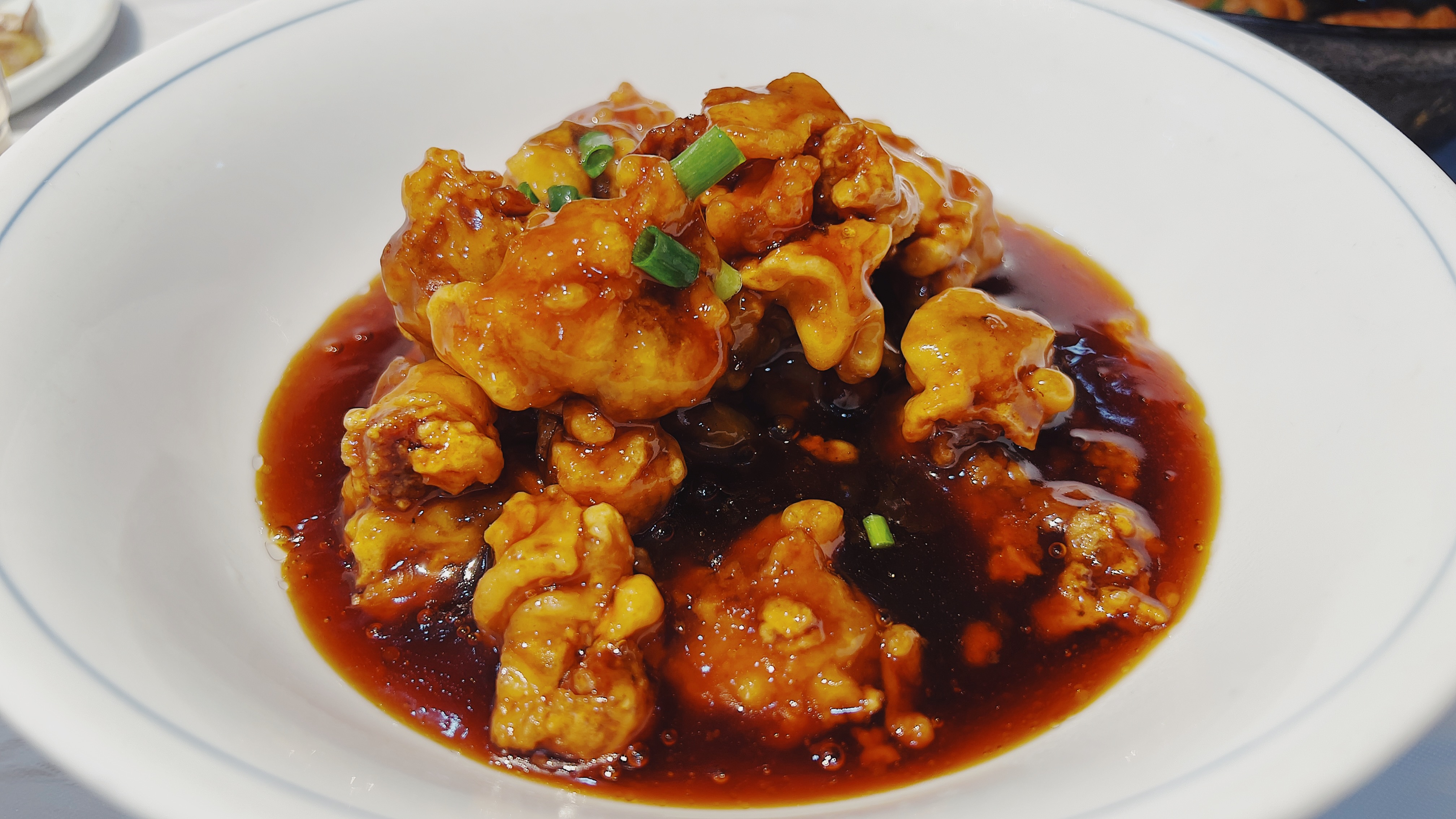 落地杭州的我想去成立于1958年7月并藏有280万册各类文献的杭州图书馆去学习学