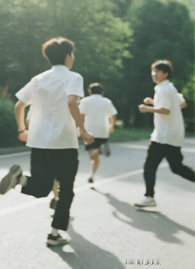 现在有许多男的非常可怜
，不信你望世上看，有本事男人或许不会结婚，但绝不可能没女