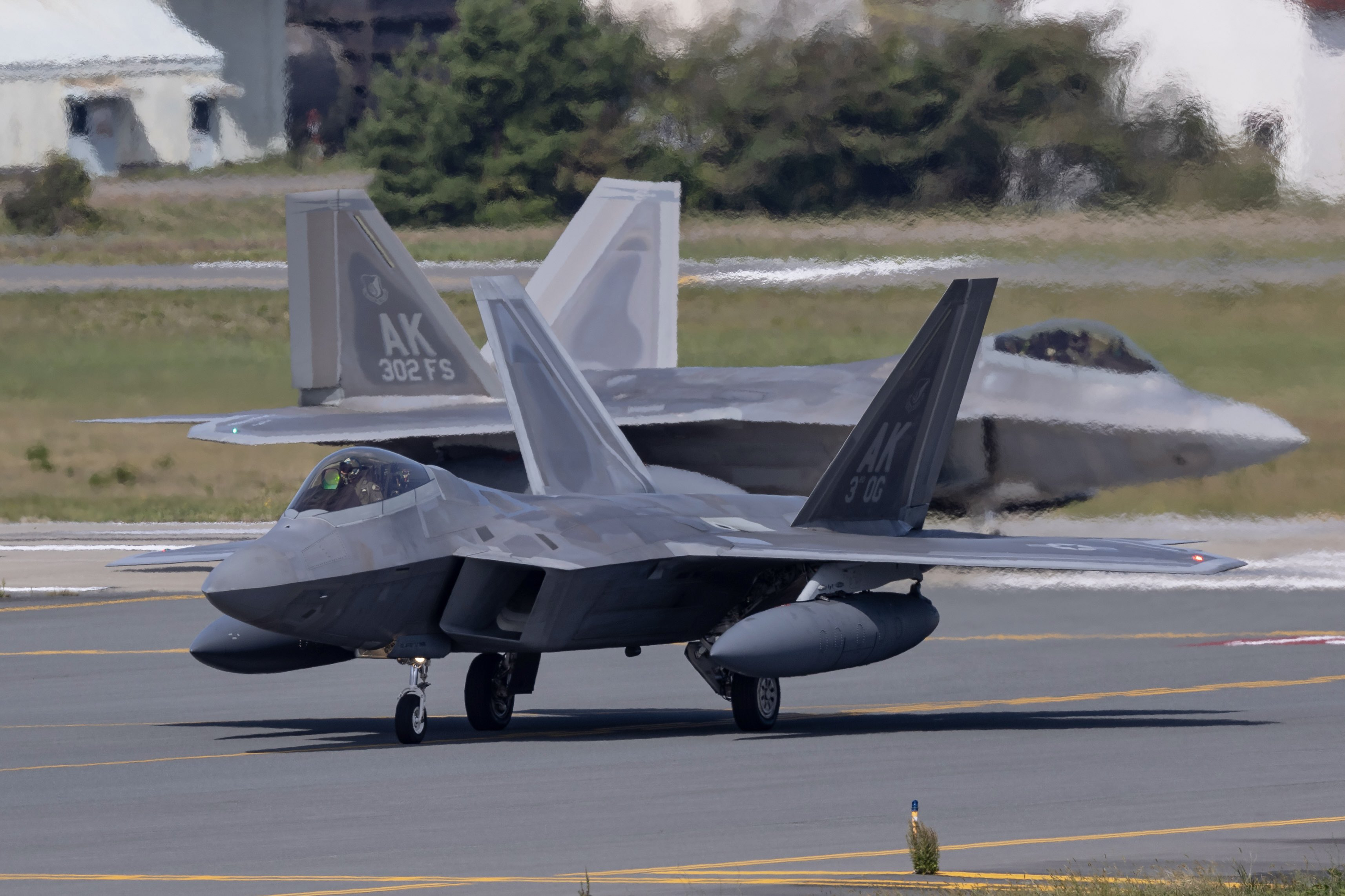 滑行中的F-22和F-35们 ​​​