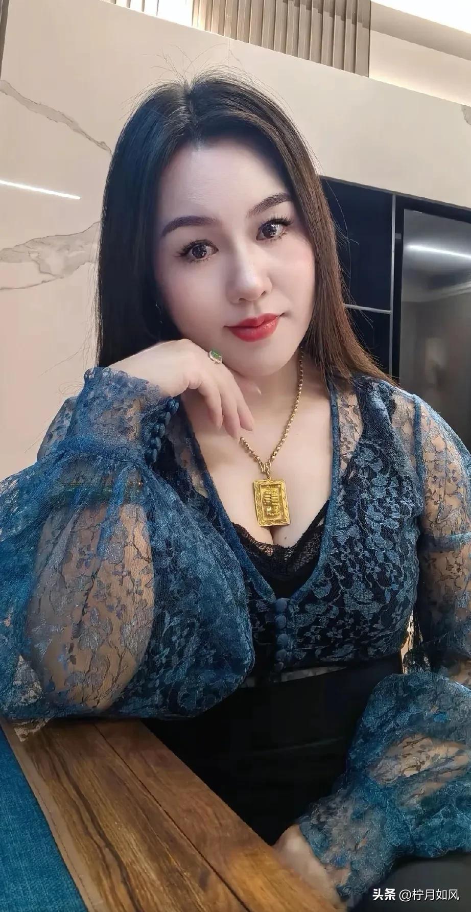 86年
  40岁
  在这个不三不四最猛的年纪
  已经被很多人为难了
  就