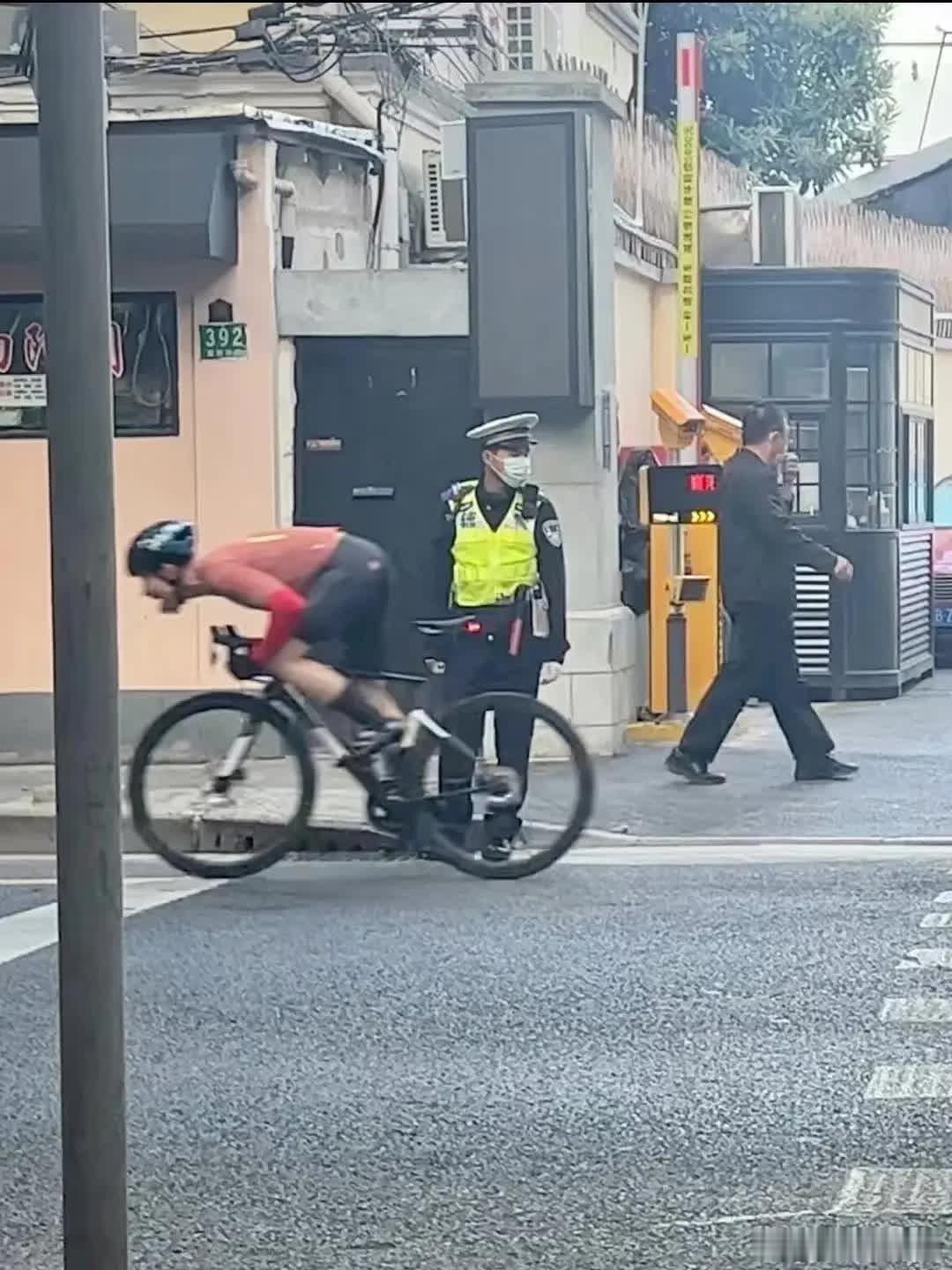 骑车和不骑车的都沉默了 