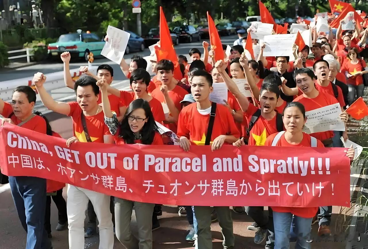 贷款去日本打工的越南人着急了，现在我们的游客去日本减少，日本旅游业萧条了。

去