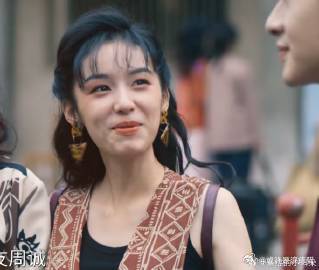 周也 毛利兰 不得不说，周也在《你好1983》里的造型和毛利兰适配度拉满。她把兰