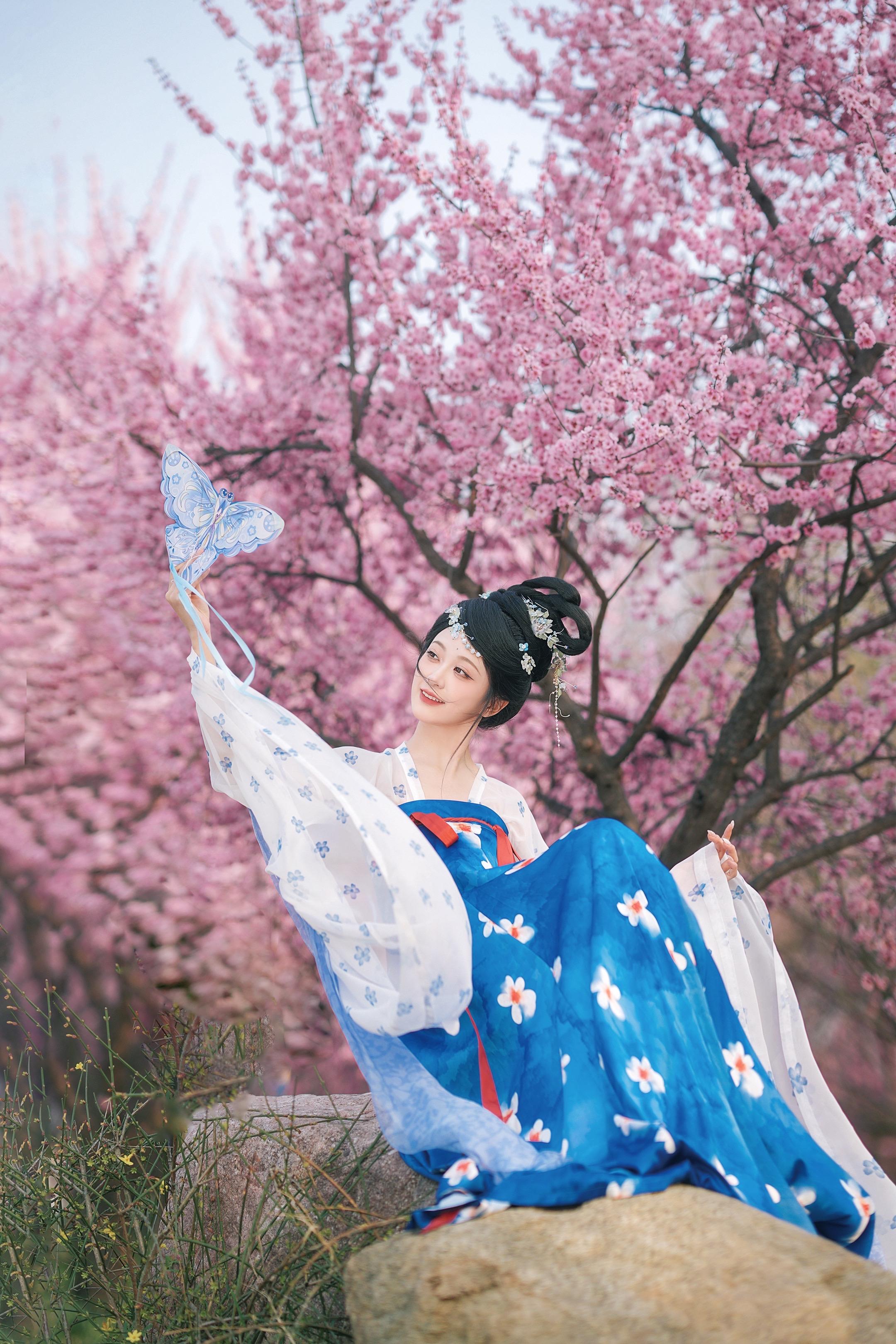 “春知晓 梦不觉”
