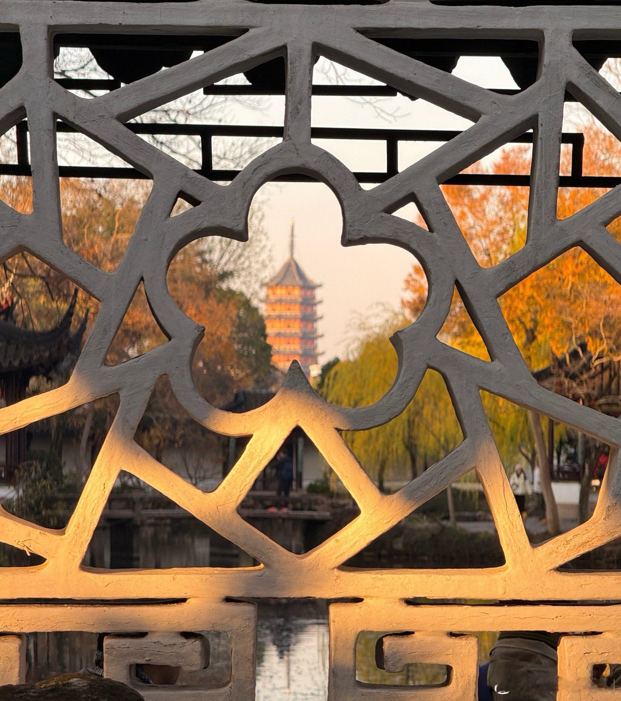 心境平和，看淡得失，生活自会轻松愉悦。    