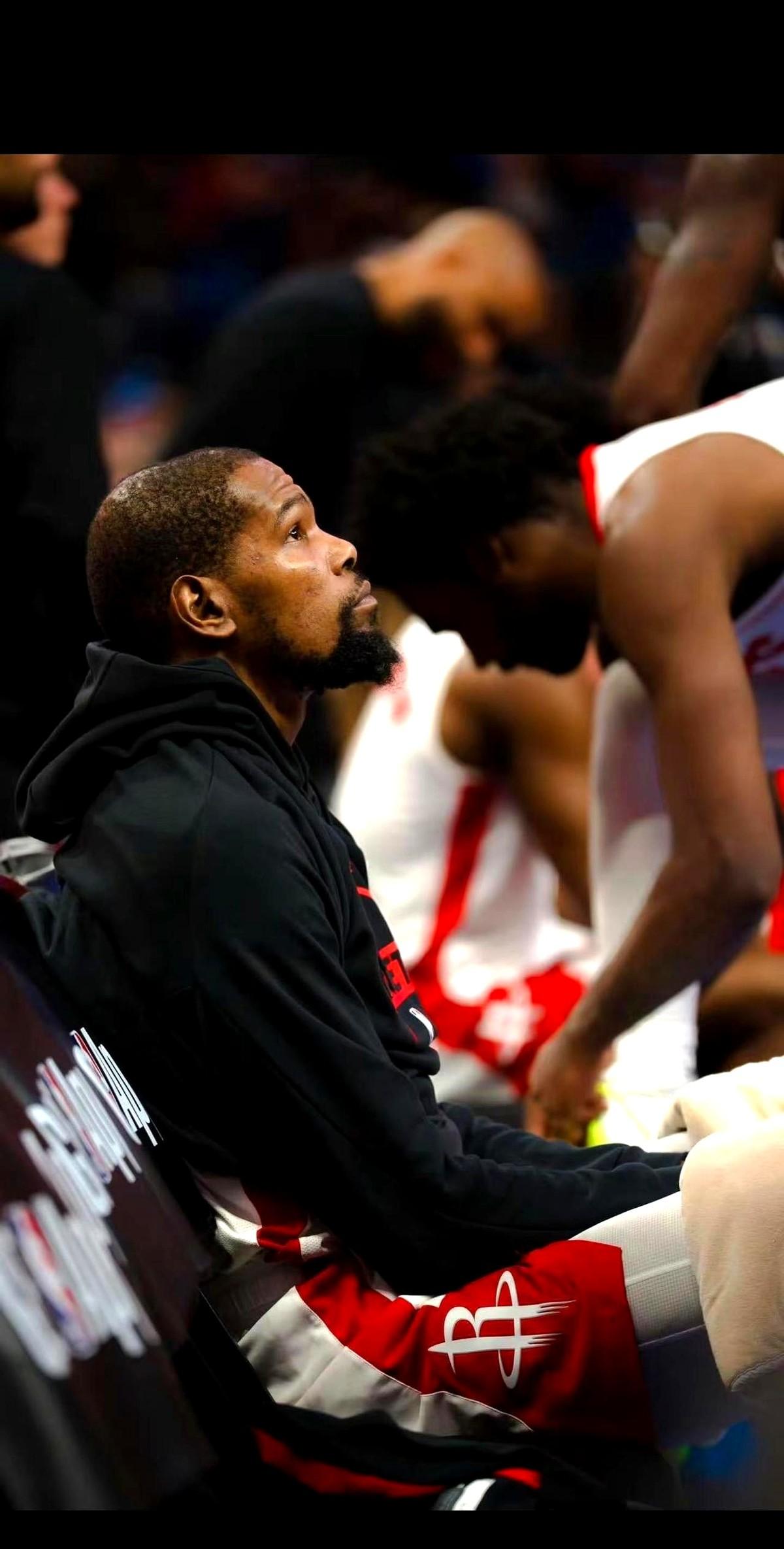 谁能想到，ESPN给出的62.1%胜率预测，最后成了个笑话。

赛前，所有人都觉