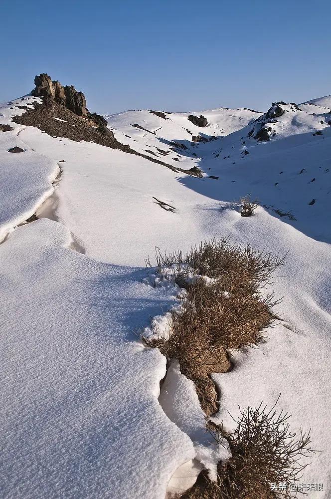 看头条看多了，就容易有点懵！
说军事上遥遥领先，但却没几个国家买武器
说科技上遥