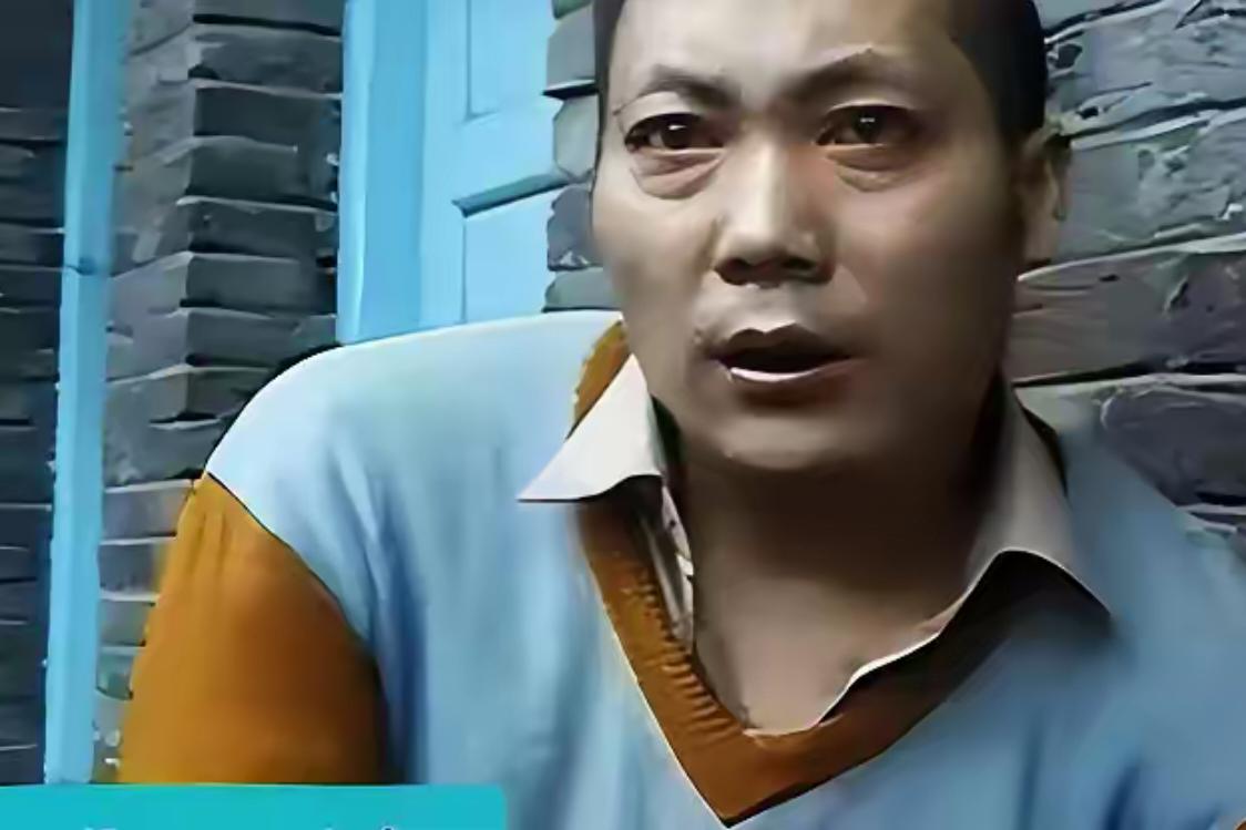 曹忠武做了件蠢事。他以为自己能算准人心。
自己生不了，就请哥们曹正昂来“帮忙”。