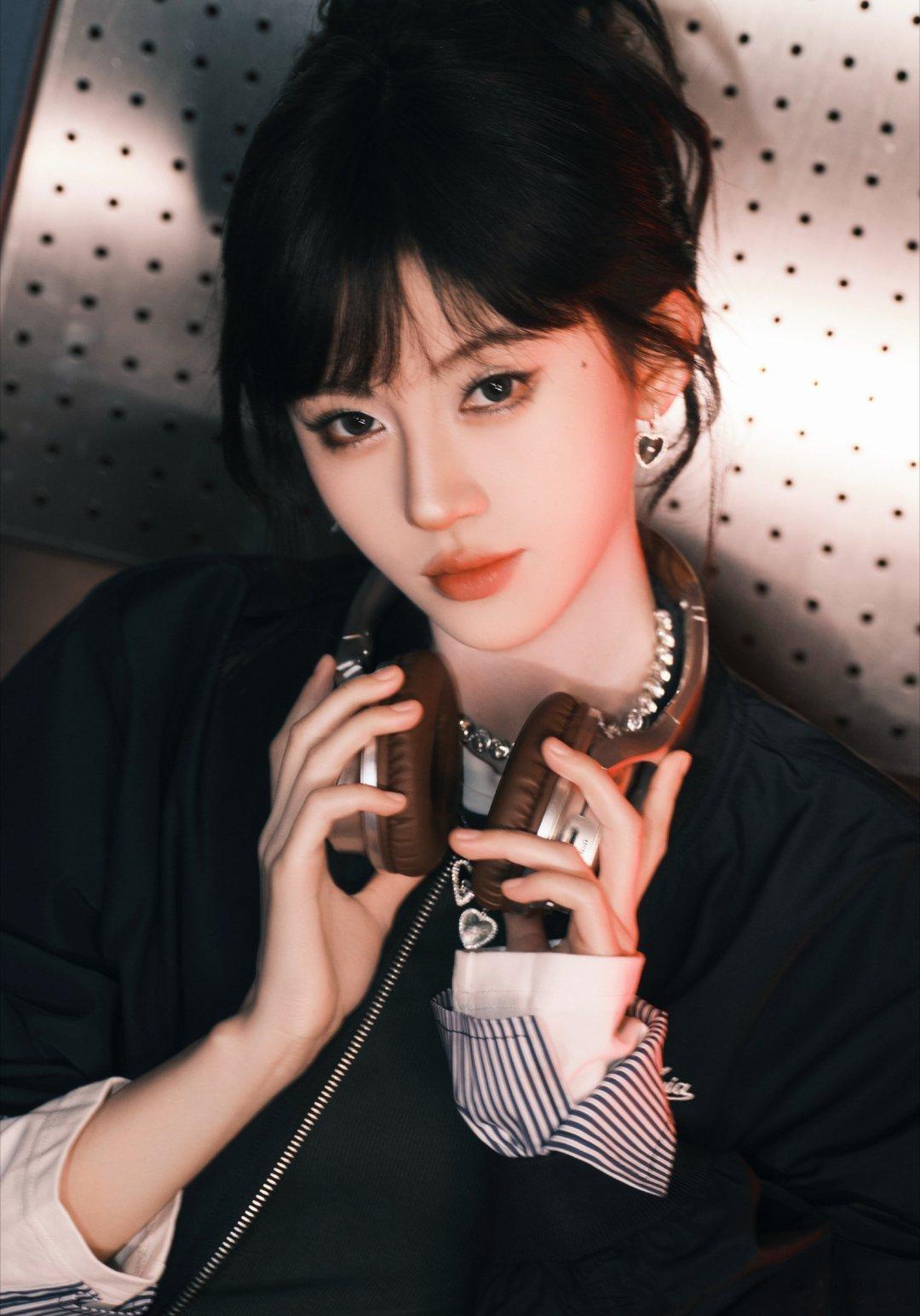 jjy鞠婧祎来战jjy鞠婧祎阿黛“周边的意义是让你在我的周边”𝓣𝓱𝓮 𝓶