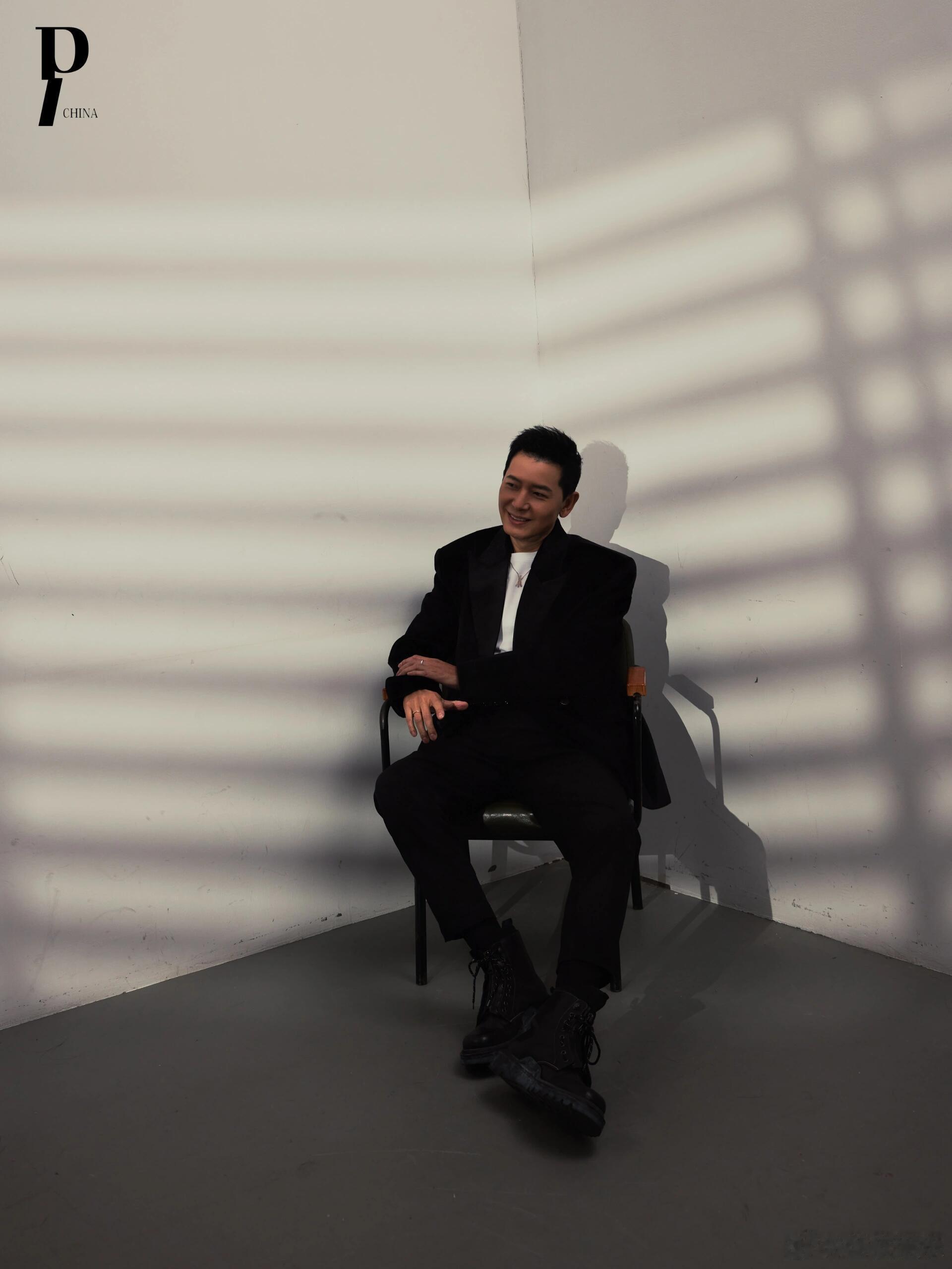 戴军怎么50岁了还在闯祸今夜喜友秀 谁能想到戴军五十岁依旧随性敢说，自带幽默气场