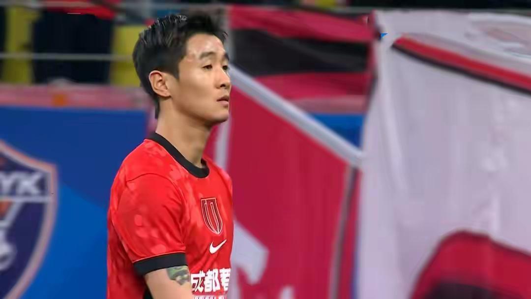 成都蓉城4-0浙江队，弟弟要把哥哥送回家了……！

成都蓉城半场3-0击溃浙江队