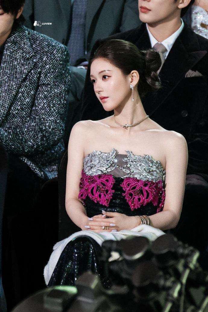 赵露思[超话]  🏆
“有野心有手段从来不是坏话”

赵露思赵露思星光大赏 许