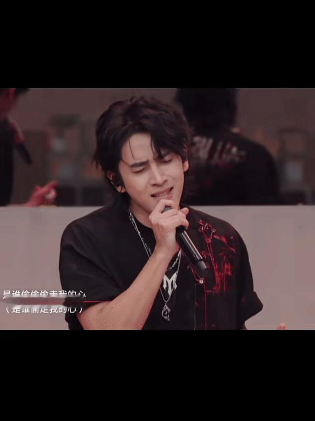 邵子恒三公小考表现✨被邵子恒三公小考狠狠圈粉，《24个比利》舞台状态拉满，唱跳输