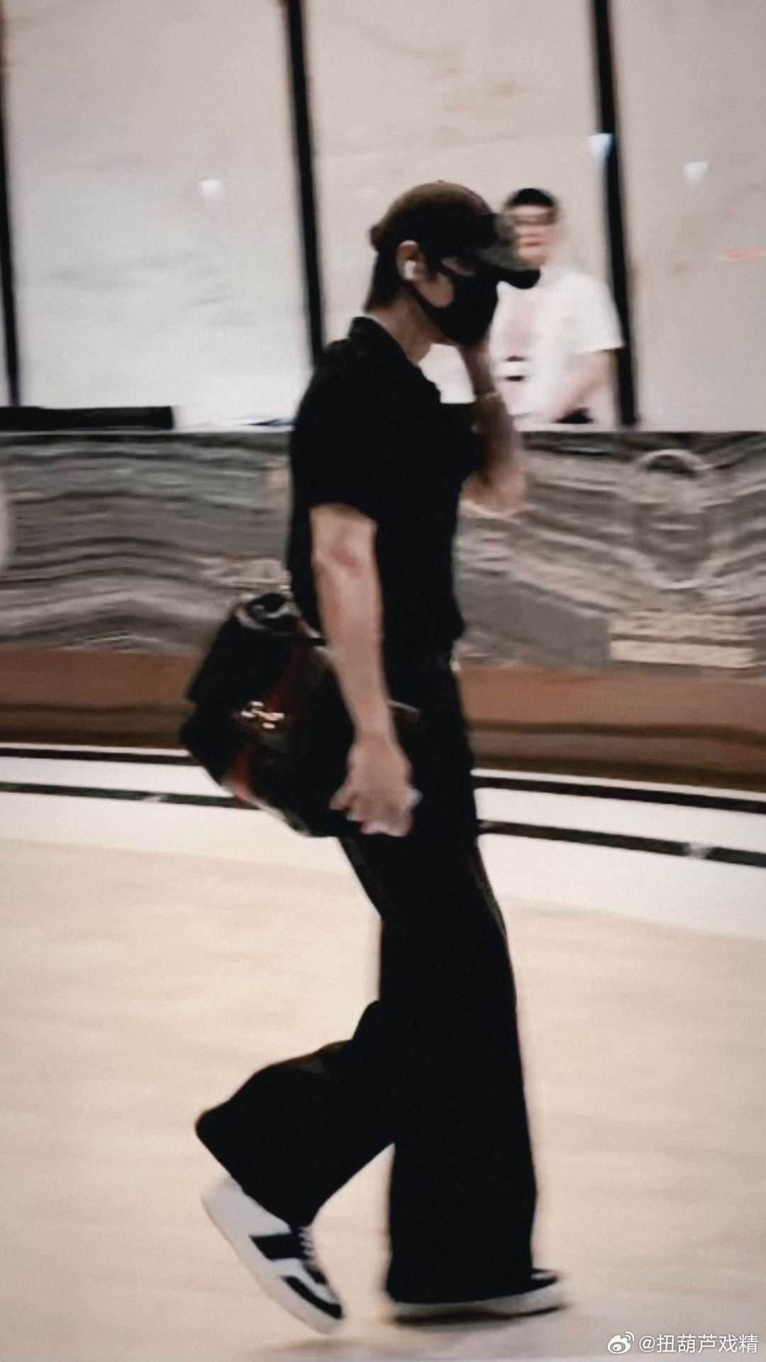肖战白玉兰出发你看这大长腿啊啊啊啊啊啊 