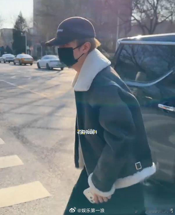 范丞丞现身春晚彩排路透范丞丞现身春晚彩排 疑似范丞丞春晚彩排路透~ 