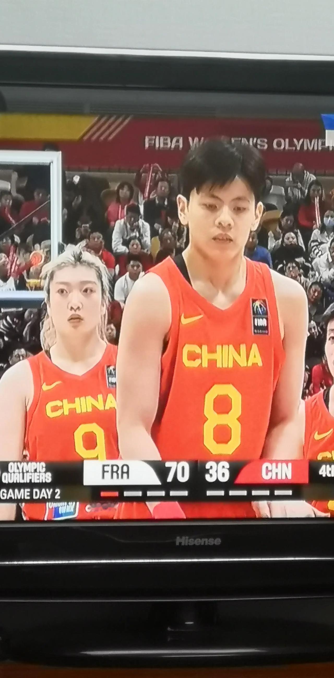 丢人，排名第二的中国女篮被排名第4的法国女篮上半场打花，最终中国50：82惨败法