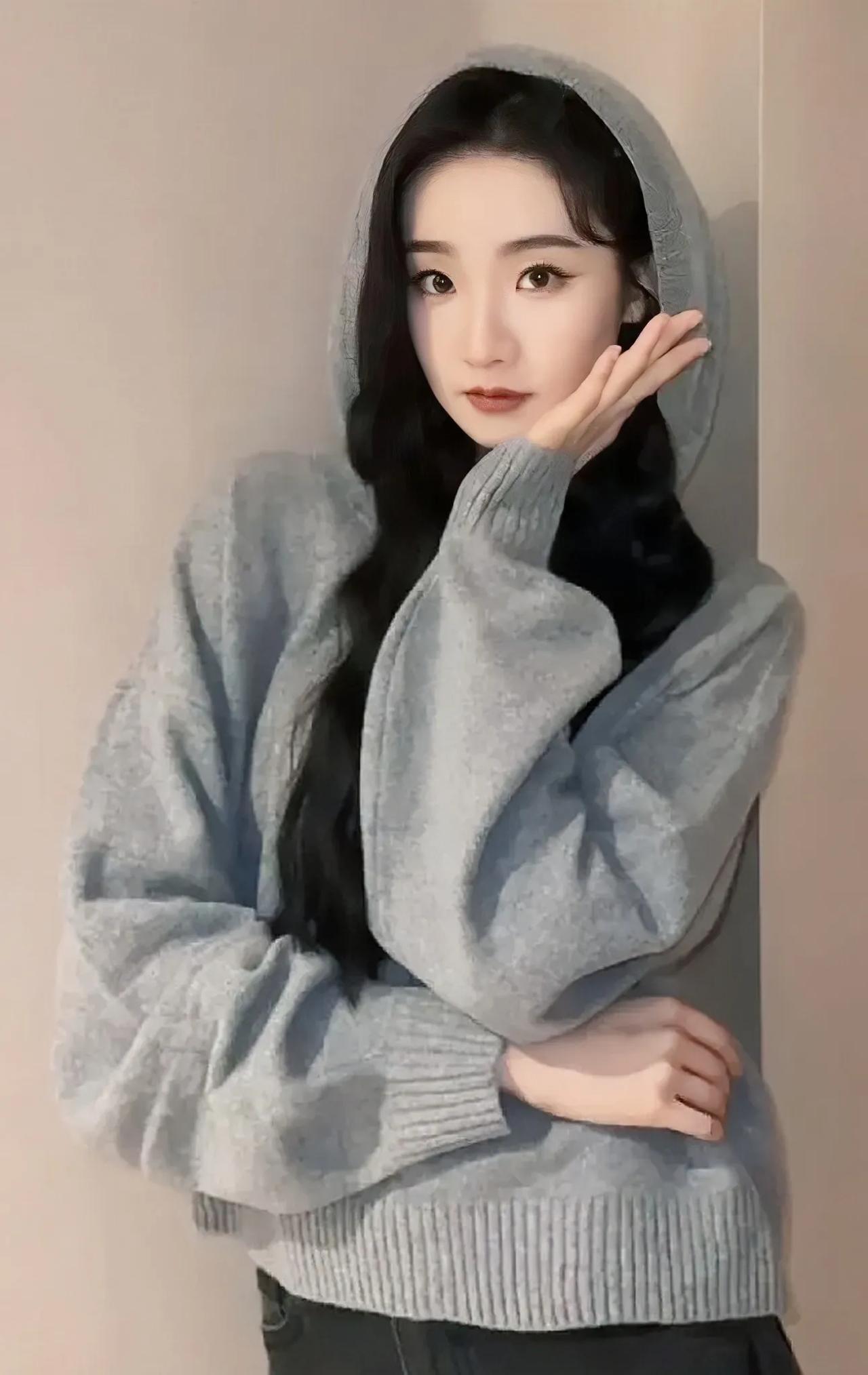 @张艺凡 最新～可爱的小姐姐 来啦[比心]