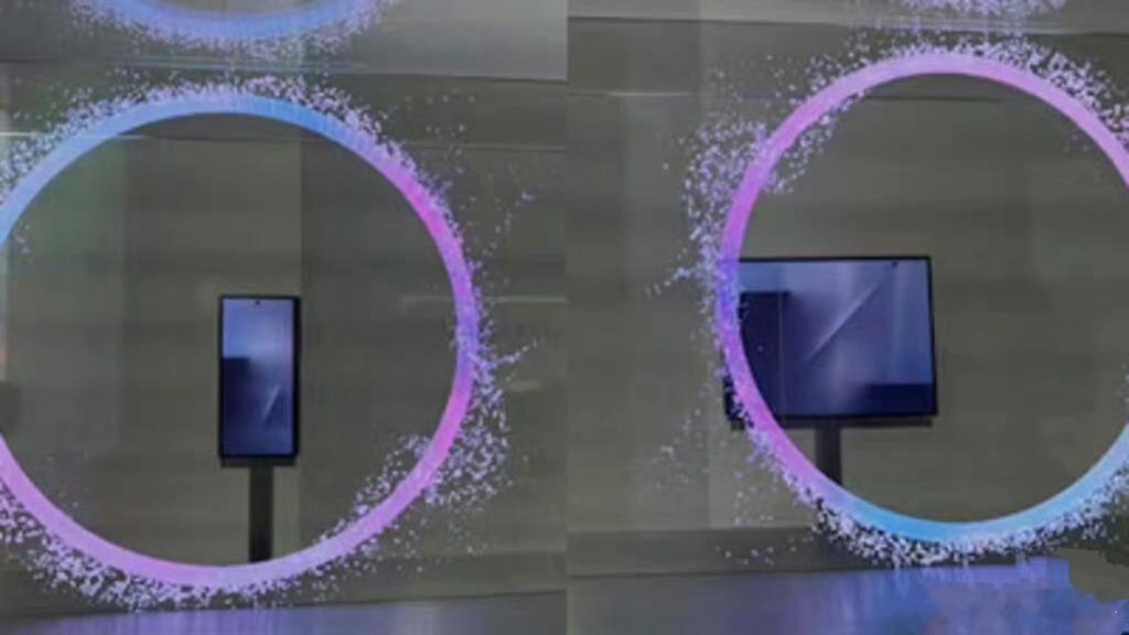 三星三折叠屏实机曝光 在韩国举行的K-Tech Showcase展览上，三星首次