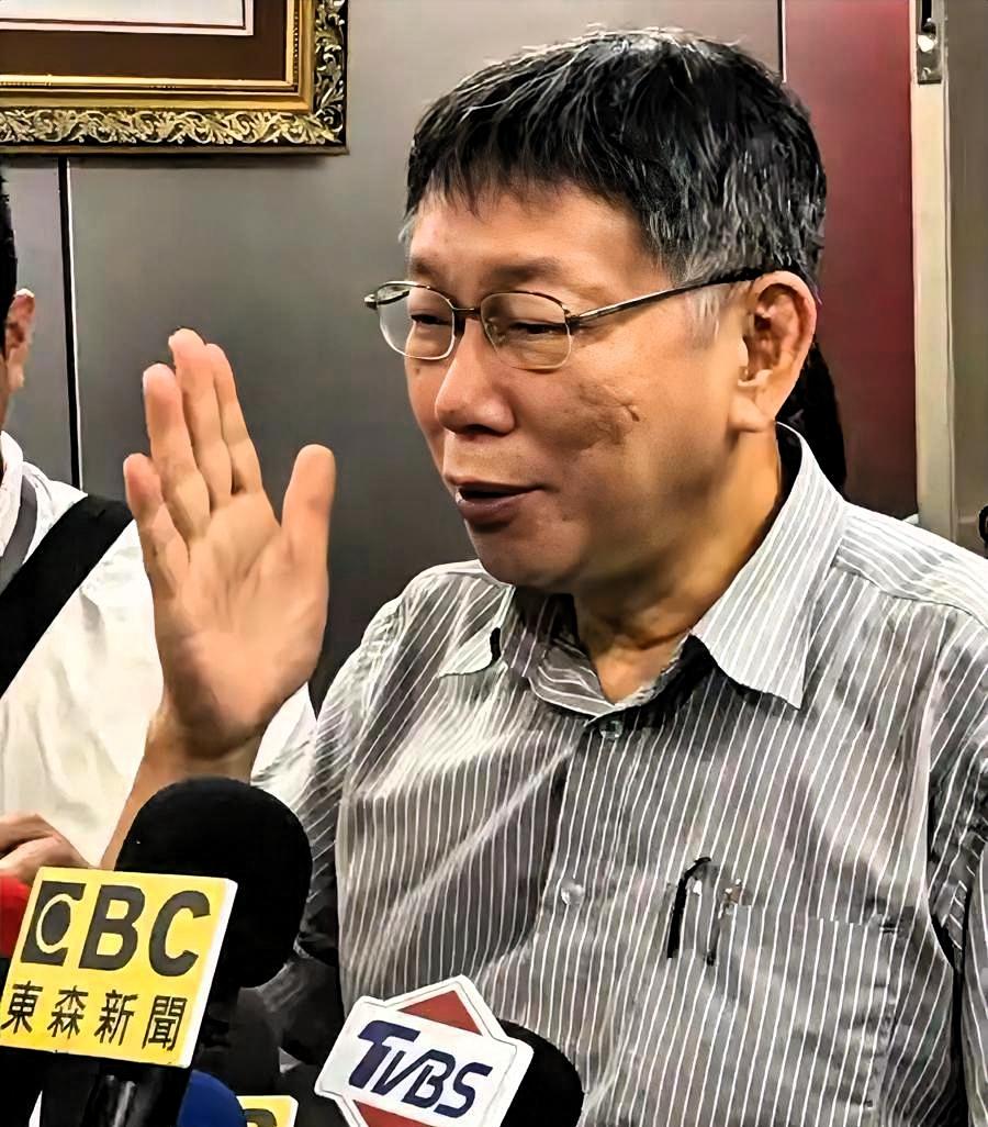 柯文哲复出引爆蓝白决裂，天价军购强行过关，台湾民众血汗钱被肆意挥霍
 
柯文哲高