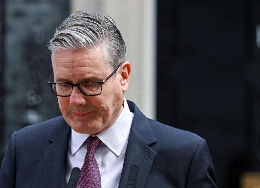 英国还有救吗？10年7个首相辞职！

当地时间6月22日，英国首相斯塔默在唐宁街